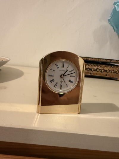 Zlaté stolní hodiny - nefunkční!