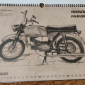 Loňský kalendář A3 s krásnými ilustracemi českých motorek