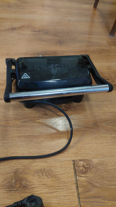 2 Toustovac/vaflovac + kontaktní gril