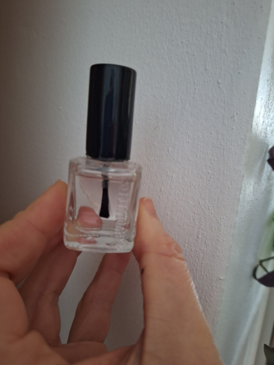 Lak na nehty Revolution