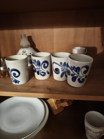 4 modře malované hrníčky