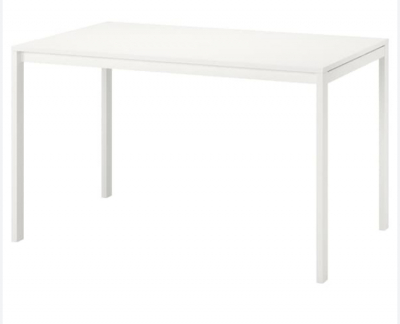 ikea bílý stůl pracovna jídelna