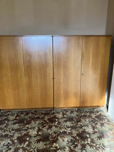 Skříně 2 kusy krasne jako nové této bytelné