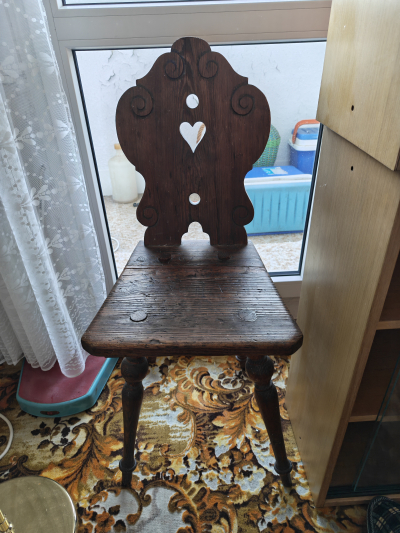 Vyřezávaná židle