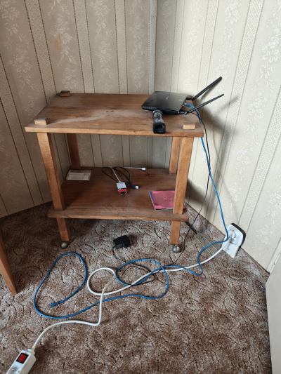 Stolek na kolečkách