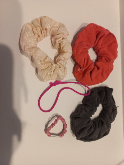 Gumičky a čelenka do vlasů