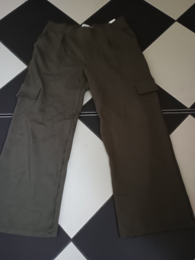 Tmavozelené kalhoty L