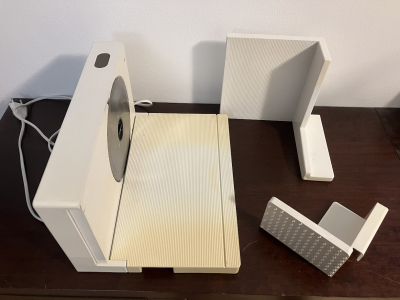 retro elektrický kráječ na chleba