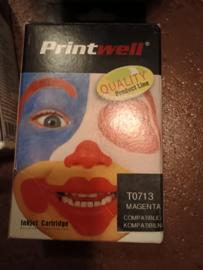 Barva do tiskárny cervena