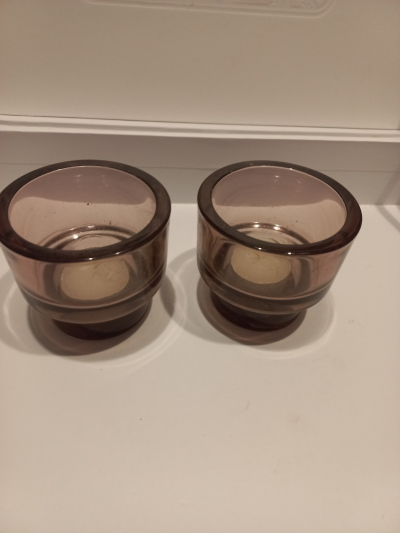 Svícinky 2ks včetně svíček.