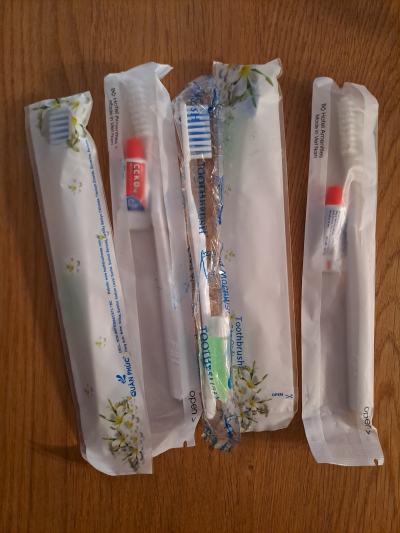 5 balení kartáčků na zuby "na jedno použití"