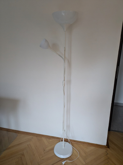 Stojací lampa z Ikey