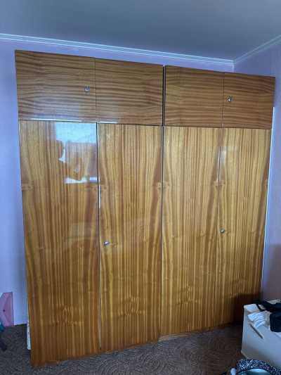 Noční stolek toaletní stolek a skrin