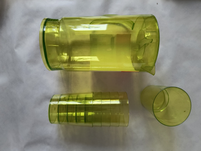 Plastová souprava na limonádu