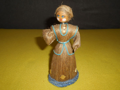 Panenka přírodní materiál 18,5 cm - dekorace *