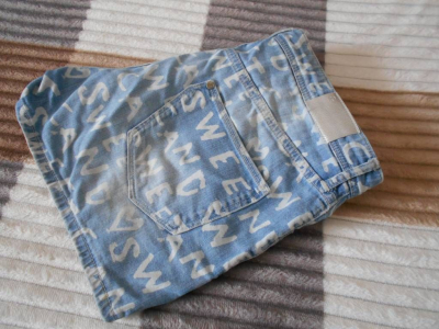 Kraťasy s písmeny vel. 164.