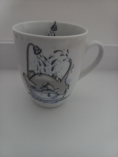 Hrnek s motivem slona