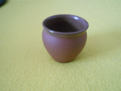 Kalíšek keramika 5,5 cm.