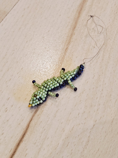 Malinký krokodýl z korálků