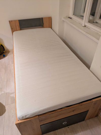 Jedno lůžková postel s úložnými šuplíky (odvezu k vám)