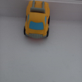 Žluté autíčko