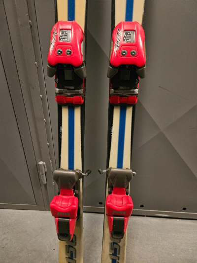 Daruji za odvoz lyže 157 cm dlouhé - odběr Brno-Bystrc