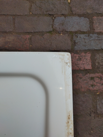 Sprchová vanička RAVAK minimálně používaná vč. krytu