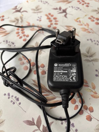 Hledám za odvoz nabíječku Motorola V3