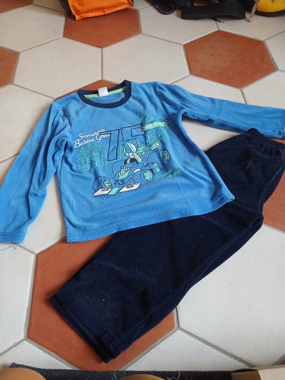 Teplé chlapecké pyzamo