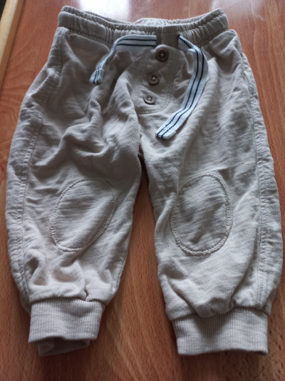 Dětské béžové kalhoty vel.68