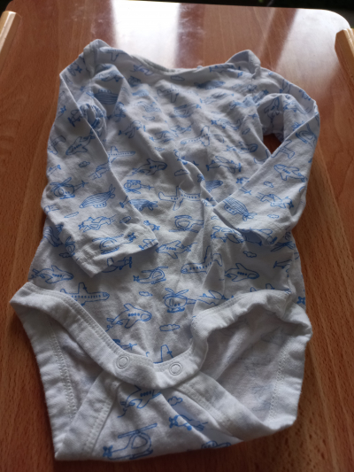 Dětské body s letadly vel. 62-68