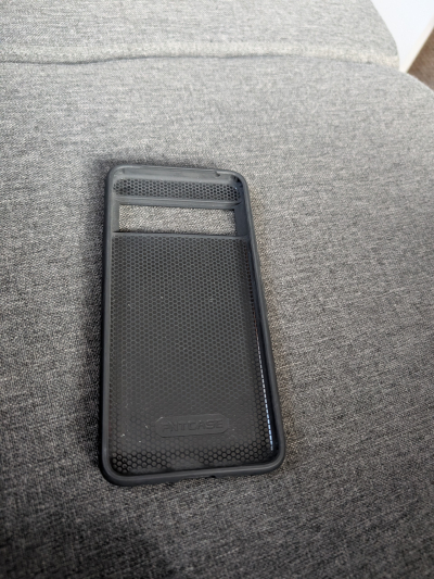 Daruji pouzdro na Google Pixel 8 Pro