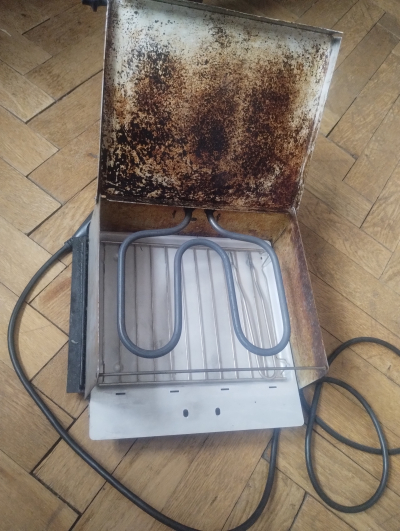 Funkční starý gril