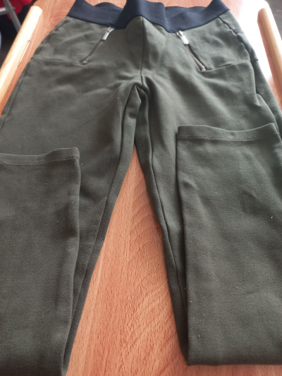 Dětské kalhoty vel.134