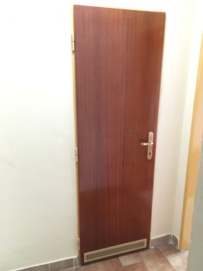 Dveře plné, levé, 65 cm