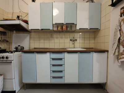 Smaltovaná kuchyňská linka