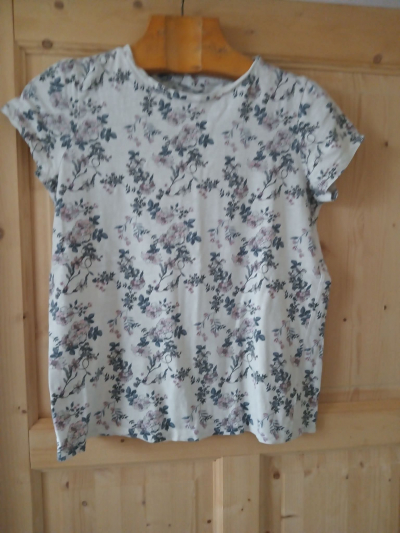 Dívčí tričko velikost 140