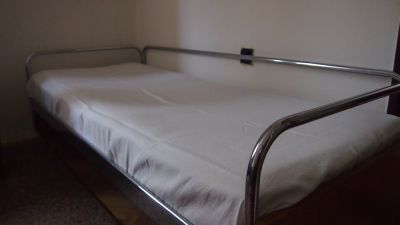 Vyklízení pozůstalosti - Chromovaná postel