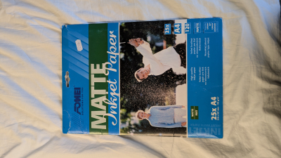 fotoapíry a4 a vevnitř asi 10x15 nějaký blok