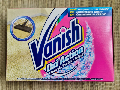 Prášek na čištění koberců