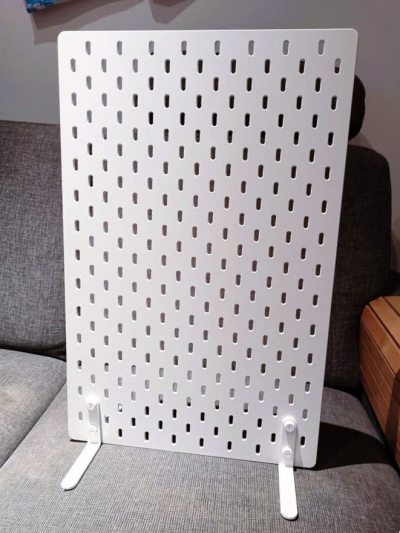 Skadis dírkovaná nástěnka na stůl