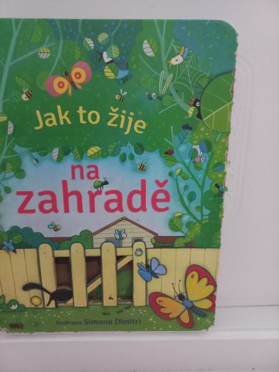 Dětská knížka Jak to žije na zahradě