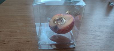 Ozdoba ve tvaru jablka