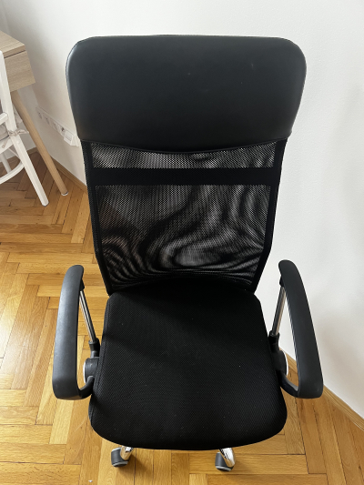 IKEA Otočná židle cierna