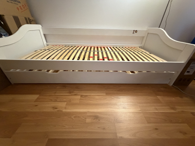 Postel 90x200 cm s výsuvnou matrací