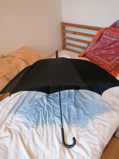 Černý deštník