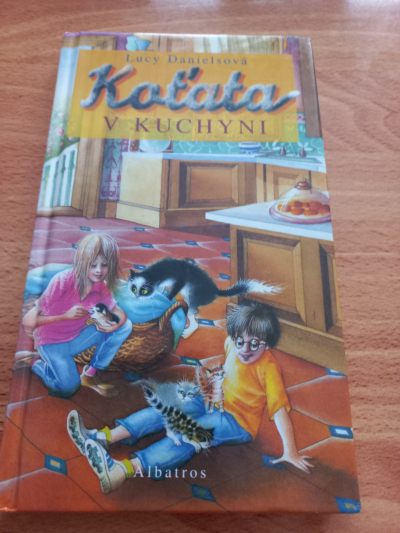 Kniha Koťata v kuchyni