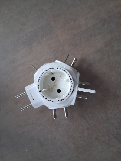 Zásuvka různé koncovky