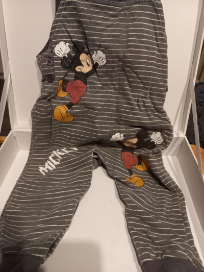 Kalhoty Mickey s lackem vel.86