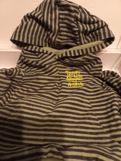 Mikina s kapucí zelená s proužkem vel.80